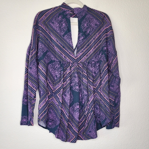 Free People Top Walking On A Dream Relaxed Chocker Cut Out Blouse S - Picture 3 of 8